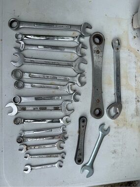 Assorted Chrome Open-End and Box Wrench Set - Silver